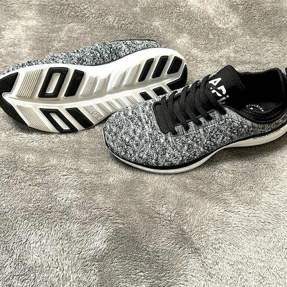 APL Size 7 Propelium gently used - Picture 2 of 3